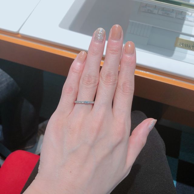 【エクセルコダイヤモンド(EXELCO DIAMOND)の口コミ】 婚約指輪は購入しなかったので、結婚指輪はダイヤモンドがたくさん入って…