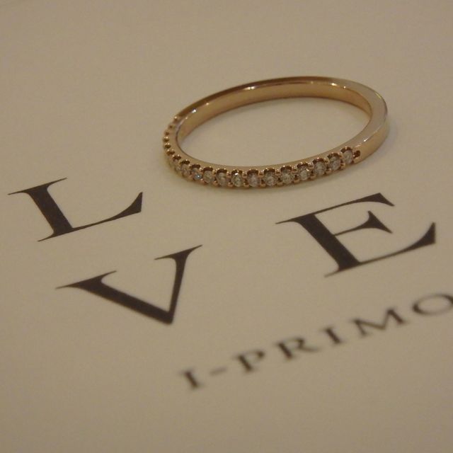 【アイプリモ(I-PRIMO)の口コミ】 婚約指輪でしたが彼女が小さいのが好きらしく、ならば数で勝負というわけ…