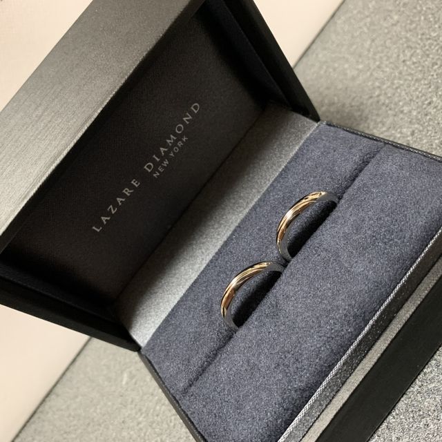 【ラザール ダイヤモンド(LAZARE DIAMOND)の口コミ】 婚約指輪を選んでもらった場所で、同じブランドで結婚指輪も決めました。…