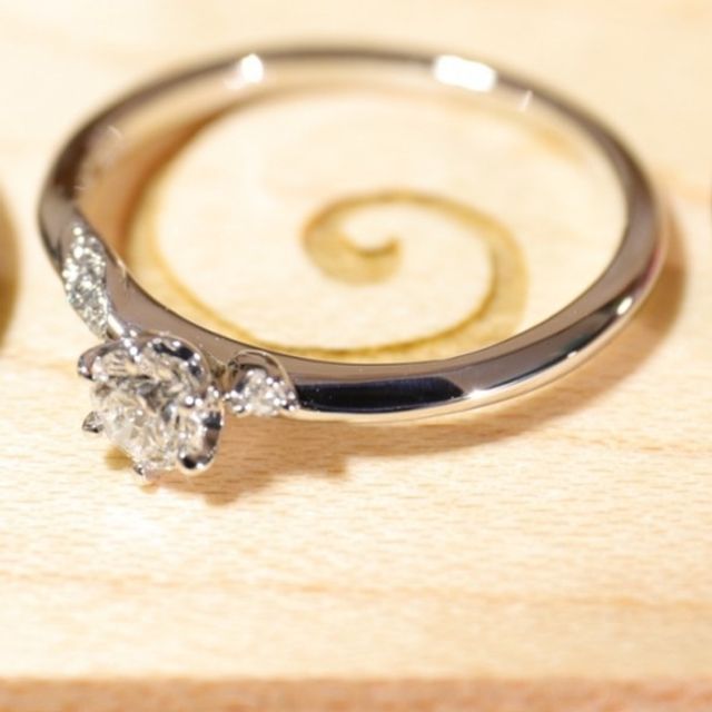 【Foulason(フレゾン)の口コミ】 最初はブランドにこだわっていましたが、実際に手にとって試着すると着け…