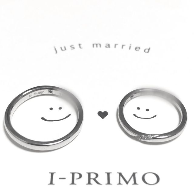 【アイプリモ(I-PRIMO)の口コミ】 女性のリングにダイヤが５つ入ったウェーブタイプのリングです。着用する…