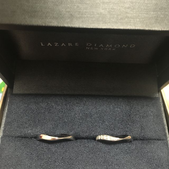【ラザール ダイヤモンド(LAZARE DIAMOND)の口コミ】 ダイヤモンド付きだが、ギラギラしすぎず、ちょうどよい華やかさだったこ…
