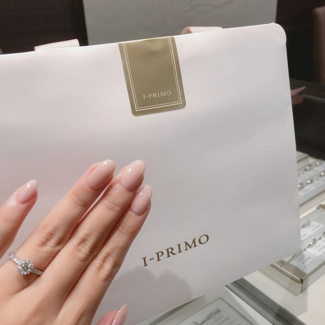 【アイプリモ(I-PRIMO)の口コミ】 デザインがとても可愛く、さらにダイヤモンドはどの品質を選んでも綺麗と…