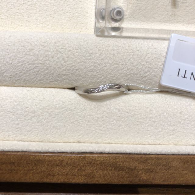 【TRECENTI(トレセンテ)の口コミ】 プラチナとメレダイヤのバランスが良くて、付けた時の指馴染みがとても良…