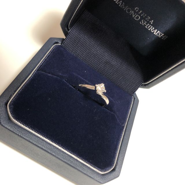 【銀座ダイヤモンドシライシの口コミ】 1番の決め手は、やはりデザインです。婚約指輪ひとつでも十分映えますし、…