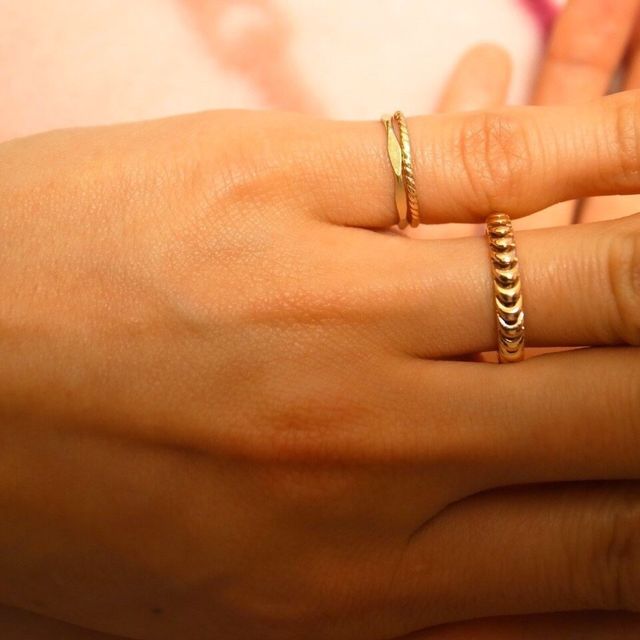 【DAMIANI(ダミアーニ)の口コミ】 婚約指輪以上に悩みました。毎日着けるものなのでシンプルなデザインに越…