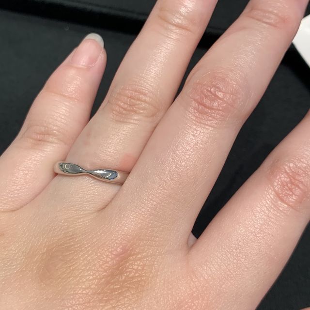 【ティファニー(Tiffany & Co.)の口コミ】 ティファニーの人気のハーモニーで、ダイヤモンドがついていないタイプに…