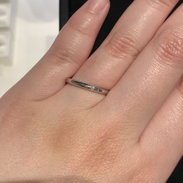 【ティファニー(Tiffany & Co.)の口コミ】 一粒ダイヤモンドのシンプルなデザインのものです。シンプルでずっとつけ…