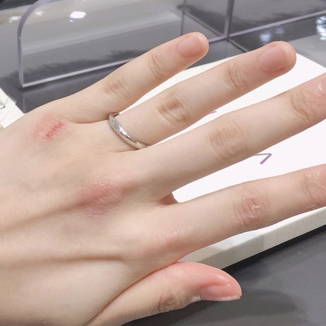 【俄(にわか)の口コミ】 ダイヤのついていないもので、シンプル過ぎず珍しいものが良いという希望…