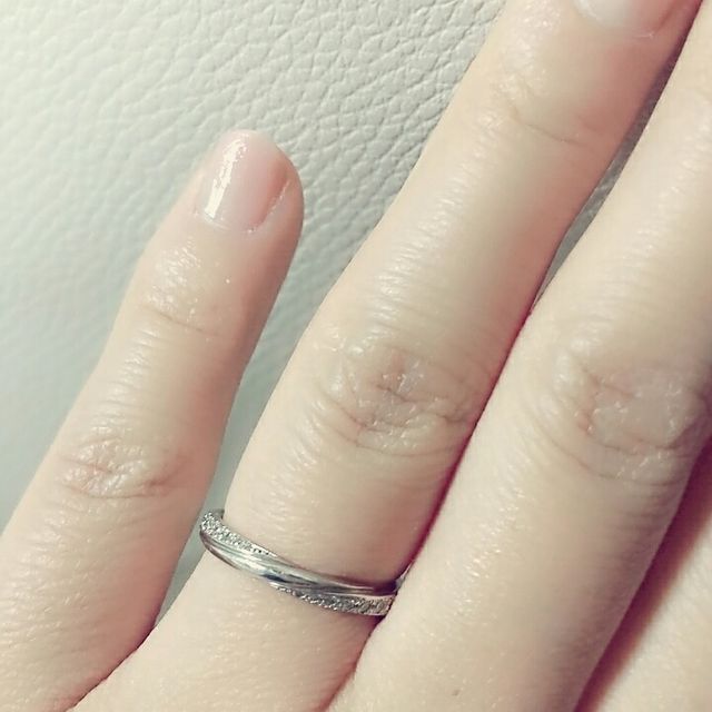 【銀座ダイヤモンドシライシの口コミ】 一目惚れです♪この先長くつけても飽きない大人っぽさとシンプルさが気に入…