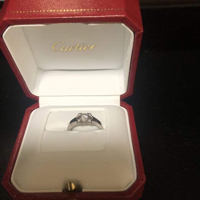 【カルティエ(Cartier)の口コミ】 母が父にカルティエの指輪をもらっていたので、婚約指輪を買うならカルテ…