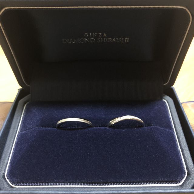 【銀座ダイヤモンドシライシの口コミ】 デザインや着けやすさを重視で選びました。着けてる感がないものがいいか…