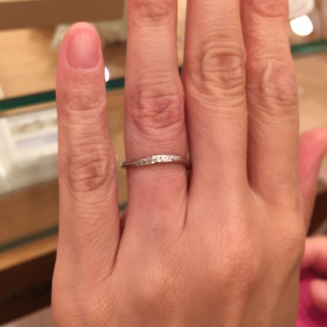 【Mariage ent(マリアージュエント)の口コミ】 他のブランドもいくつか試着しましたが、こんなに軽いのは初めてでした。…