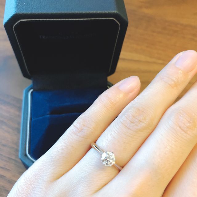 【銀座ダイヤモンドシライシの口コミ】 指輪の決め手は、デザインがシンプルで洗練されていたことです。シンプル…