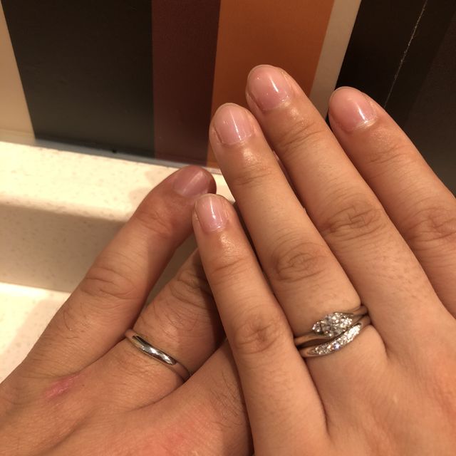 【宝寿堂(ほうじゅどう)の口コミ】 今回は婚約指輪と重ね付けできるデザインの結婚指輪を探していました。石…