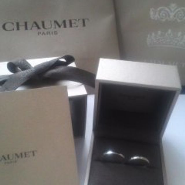 【ショーメ(CHAUMET)の口コミ】 幅があるデザインではなく幅は細くリングに厚みがあるデザインを捜し歩い…