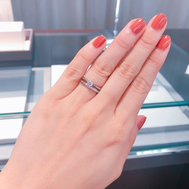 【アイプリモ(I-PRIMO)の口コミ】 いろんな指輪を試着し、指のフィット感やデザイン性を確認しました。しか…