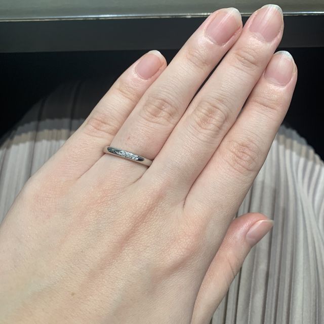 【アイプリモ(I-PRIMO)の口コミ】 指に合うストレートリングにしました。飽きのこないシンプルなデザインの…
