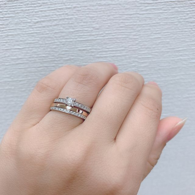 【Katamu(カタム)の口コミ】 ハニーイエローゴールドの色味、歳を重ねても指を綺麗に魅せてくれるデザ…