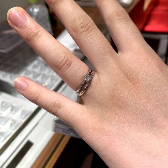 【銀座ダイヤモンドシライシの口コミ】 最初は人と似たようなデザインがつまらないと思い、凝ったデザインを希望…