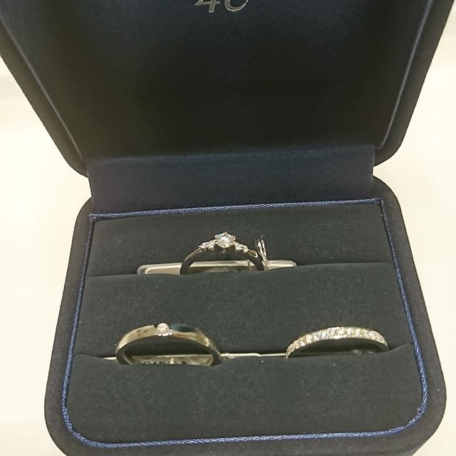 【4℃ BRIDAL(ヨンドシーブライダル)の口コミ】 デザイン
価格
アフターサービスが充実していたので選びました。
お店の方…