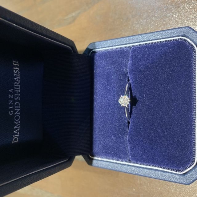 【銀座ダイヤモンドシライシの口コミ】 元々一粒タイプのシンプルなタイプで考えていました。
引っ掛けてしまうの…