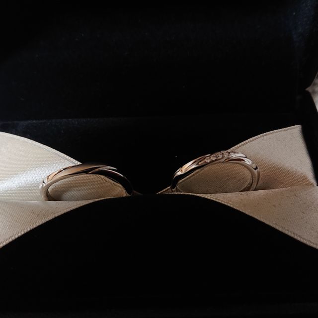 【エクセルコダイヤモンド(EXELCO DIAMOND)の口コミ】 ペア感がある指輪を探していたときに、こちらの指輪を勧めていただきまし…