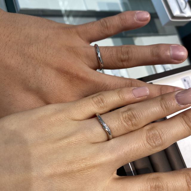 【アイプリモ(I-PRIMO)の口コミ】 素材は割としっかりめ？な感じがしました。
このウェーブ感とダイヤモンド…