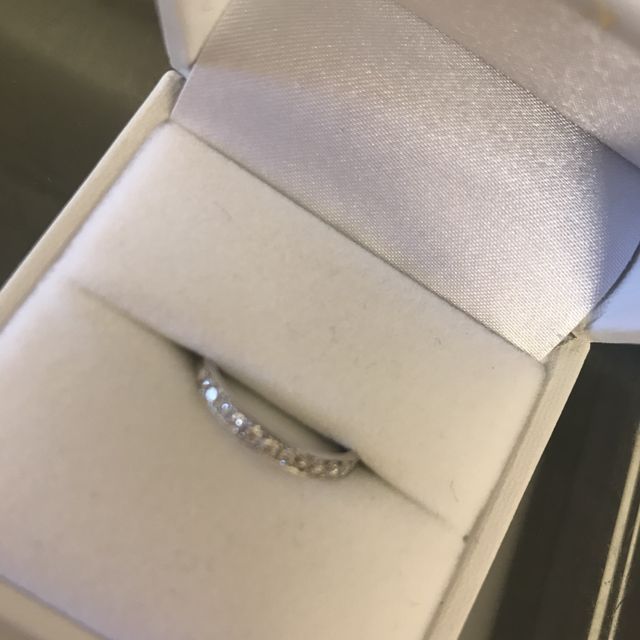 【宝寿堂(ほうじゅどう)の口コミ】 仕事柄凹凸のあるものはつけられないので、埋め込まれているデザインを希…