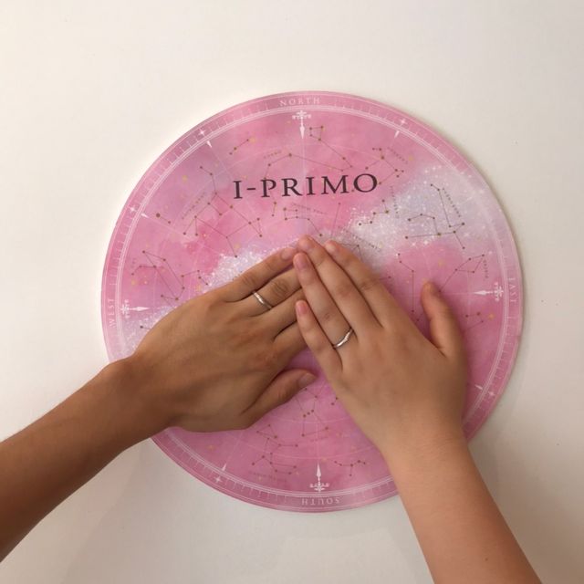 【アイプリモ(I-PRIMO)の口コミ】 ウェーブがかり丸みを帯びたデザイン。
片方には北斗七星さん表すメレダイ…