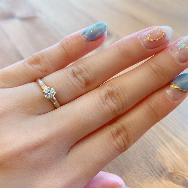 【鎌倉彫金工房の口コミ】 彼がプロポーズでダイアだけ先にプレゼントしてくれました。そのあと2人で…