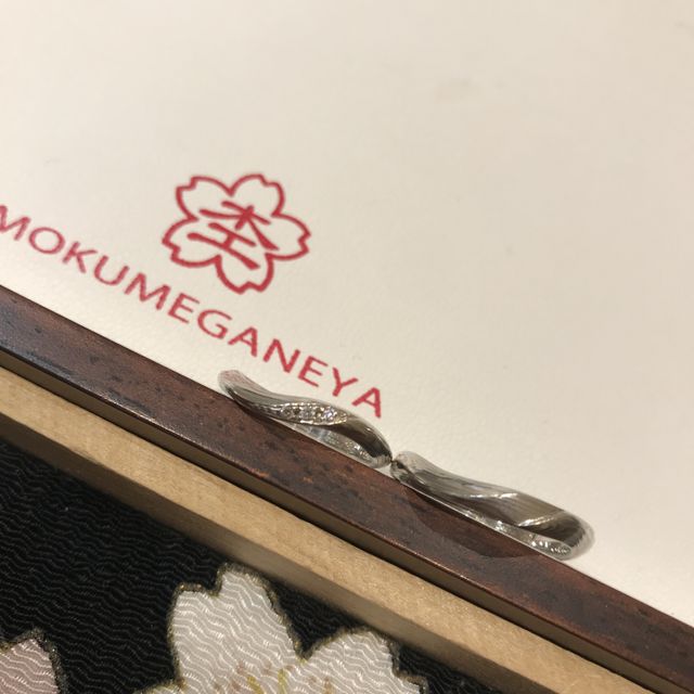 【杢目金屋(もくめがねや)の口コミ】 指輪のおすすめポイントは、まず何と言っても1つの材料から2人の指輪を作…