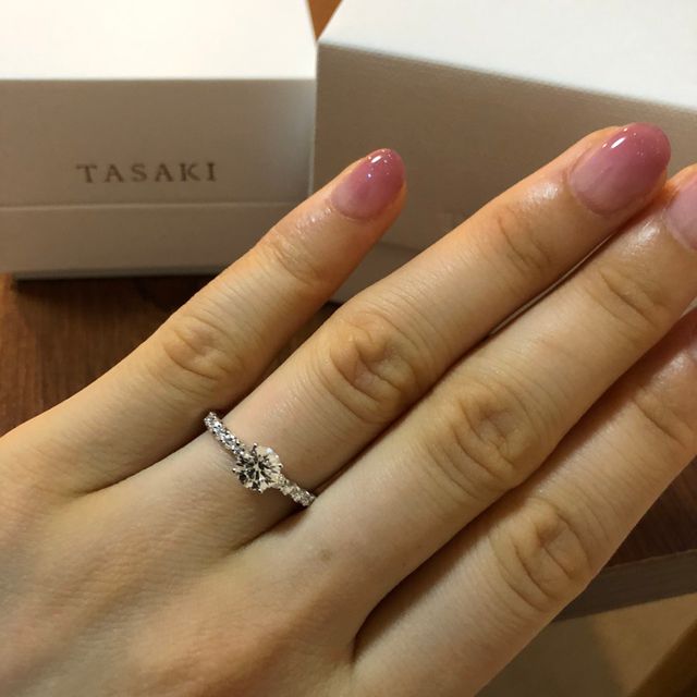 【TASAKI(タサキ)の口コミ】 エタニティリングに憧れがあったためサイドにメレダイヤがあるタイプで探…