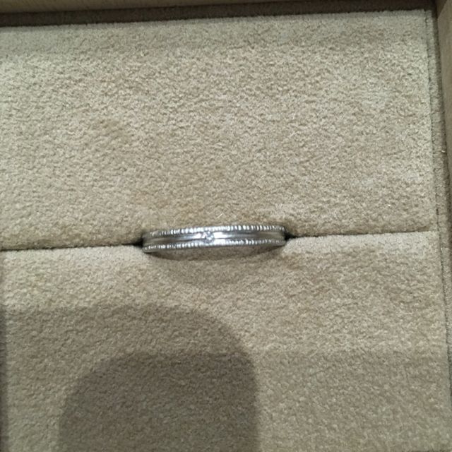 【YUKA HOJO(ユカホウジョウ)の口コミ】 ネットで結婚指輪を探しており、上記メーカーが素朴で実際に現物を見てみ…