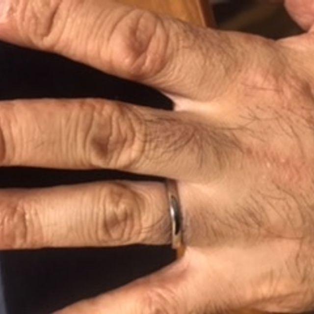 【銀座ダイヤモンドシライシの口コミ】 指輪のデザインが、自分のインスピレーションに合った。試着してみて、付…