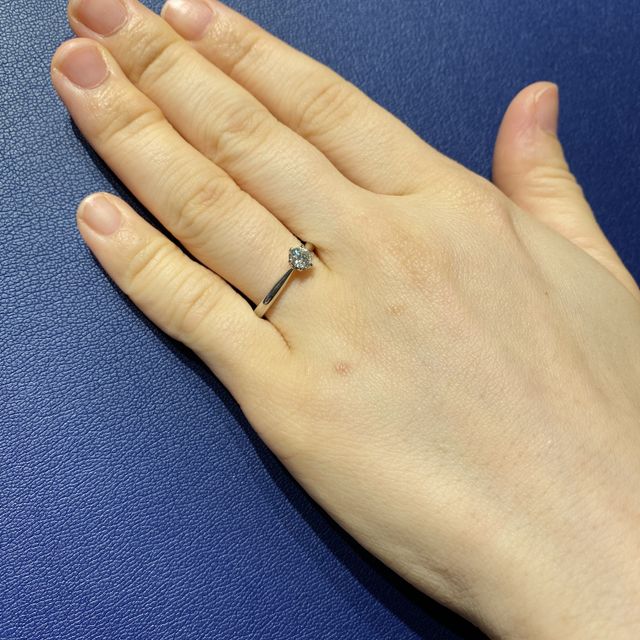 【銀座ダイヤモンドシライシの口コミ】 ダイヤモンドの輝きが、他のブランドと比べて格段によかったです。他ブラ…