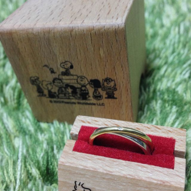 【with Happiness..の口コミ】 幼いころからスヌーピーが大好きでした。まさか結婚指輪でスヌーピーのブ…