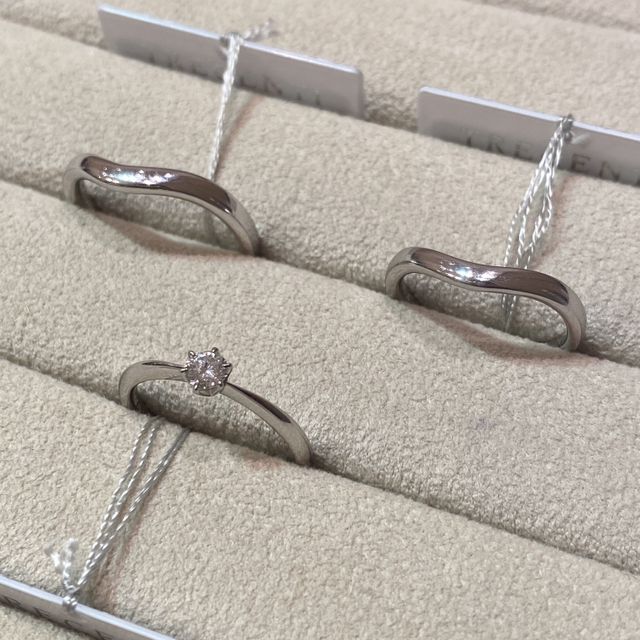 【TRECENTI(トレセンテ)の口コミ】 プラチナのシンプルデザインで、つけ心地を第一に考えました。いろんなシ…