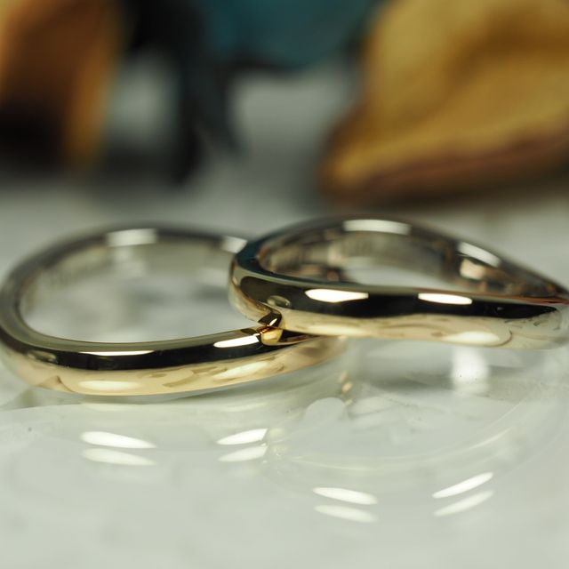 【AUROA(アウロア)の口コミ】 グラデーションが綺麗だと思いお店で見て一目惚れしました。
指輪を選びか…