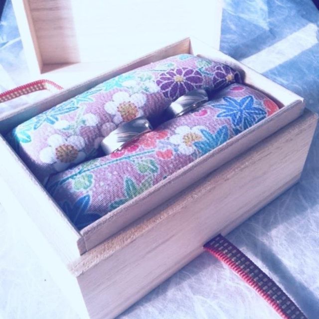【杢目金屋(もくめがねや)の口コミ】 結婚指輪は夫に似合うような、和柄で太めのデザインで見つけたいと思い探…