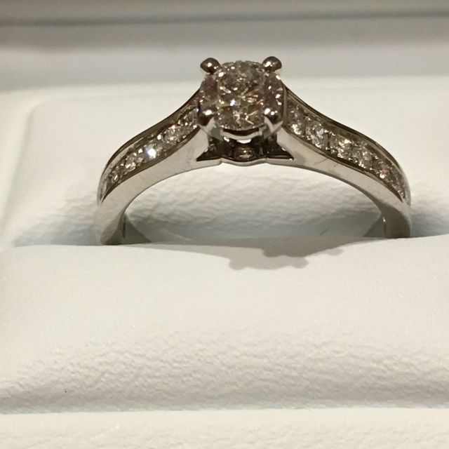 【カルティエ(Cartier)の口コミ】 カルティエというブランド力
両親の好きなブランドだったため、子供の頃か…