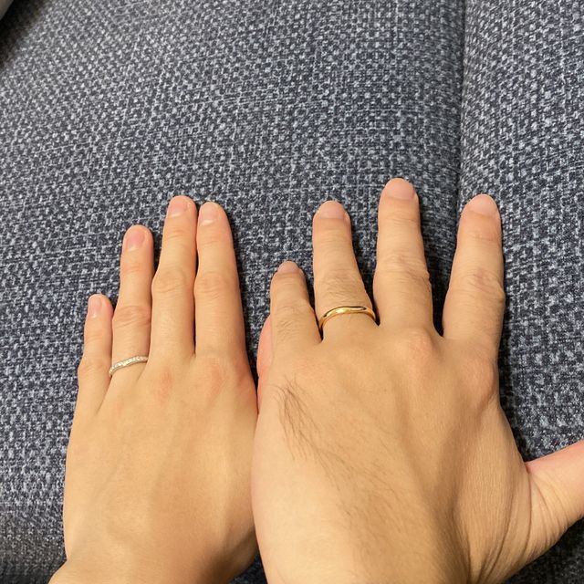 【4℃ BRIDAL(ヨンドシーブライダル)の口コミ】 二つで迷っていたのですが、一生つけるものなので、せっかくならとダイヤ…