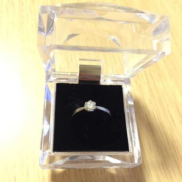 【TRECENTI(トレセンテ)の口コミ】 結婚情報誌で検討している時に
フローラの花型の爪のデザインに一目惚れし…