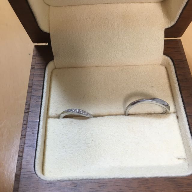 【Ponte Vecchio(ポンテヴェキオ)の口コミ】 手が小さいため、ストレートタイプの指輪だとしっくりこなくて決めかねて…