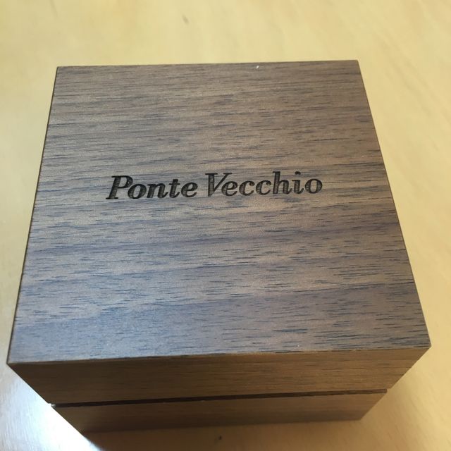 【Ponte Vecchio(ポンテヴェキオ)の口コミ】 手が小さいため、ストレートタイプの指輪だとしっくりこなくて決めかねて…