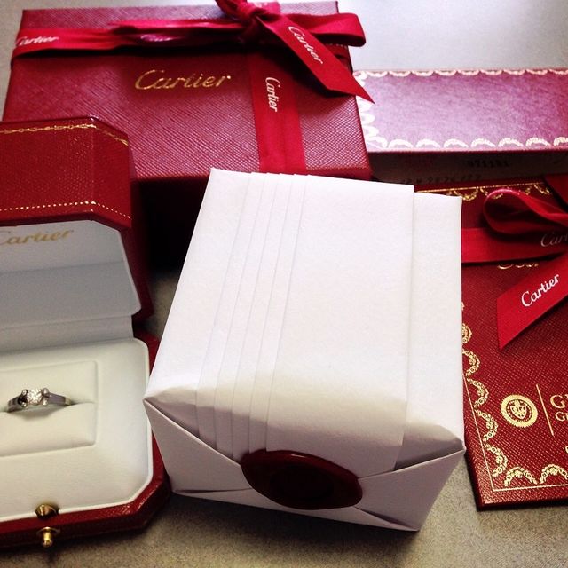 【カルティエ(Cartier)の口コミ】 元々可愛らしいデザインが好きで、雑誌で見た時から婚約指輪は絶対これと…