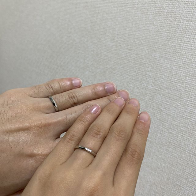 【アイプリモ(I-PRIMO)の口コミ】 婚約指輪は指が長く見えるとのことでS字のウェーブのデザインにしました。…