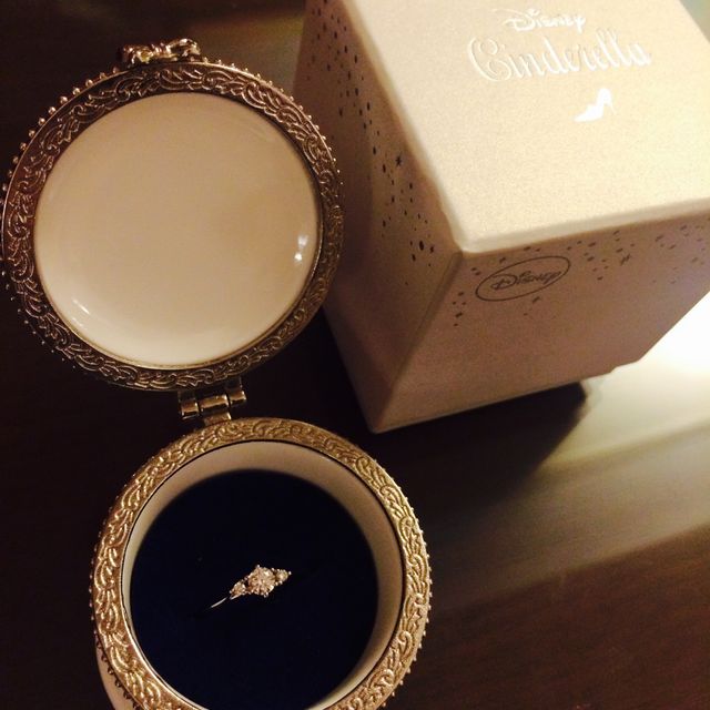 【Disney Cinderella(ディズニー シンデレラ)の口コミ】 何件か見させていただきましたが、ディズニーが好きだという事とこの指輪…