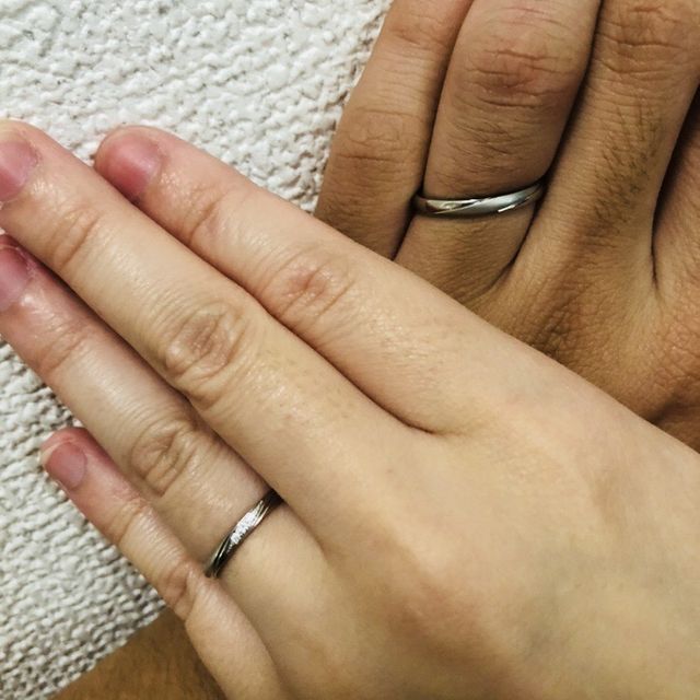 【アイプリモ(I-PRIMO)の口コミ】 決めてはまずデザインです。
他の指輪とも迷いましたが
２人で選んで購入…