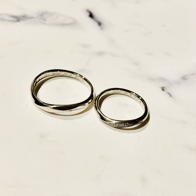 【銀座ダイヤモンドシライシの口コミ】 リングのデザインがウェーブしており、キラキラしているのがずっと欲しく…